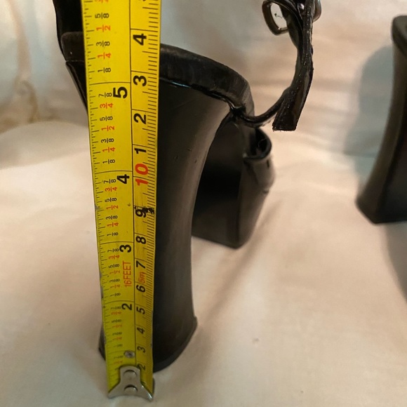 Hot Topic Cherry shoes size 10 - Picture 6 of 15